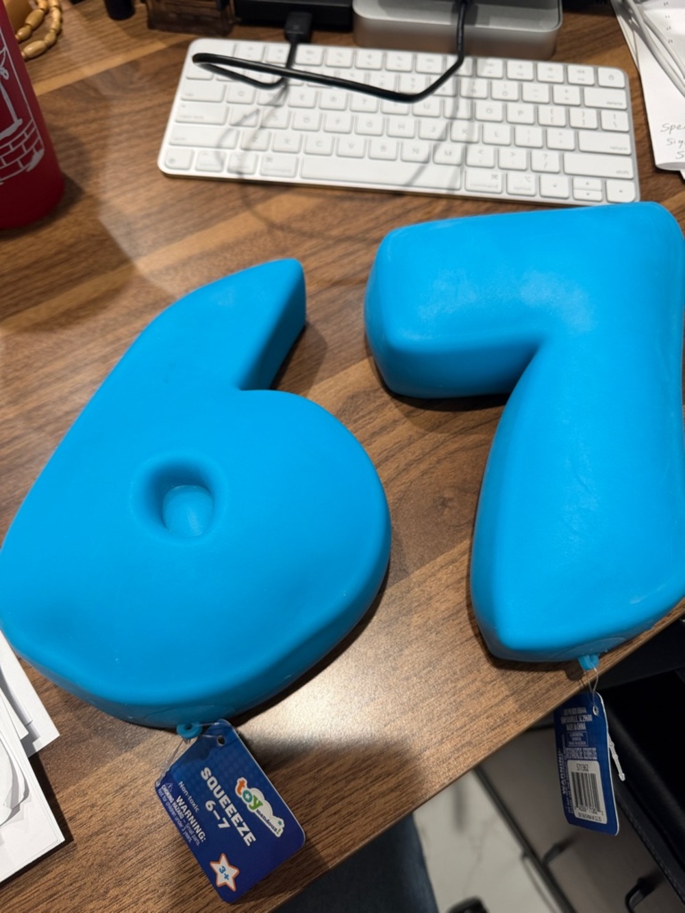 Viral Squeeze Kids Toys Blue Number 6 and 7 Squeeze jumbo 6 7